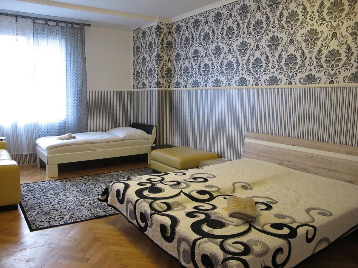 Arabesque Accommodation Praha Bagian luar foto